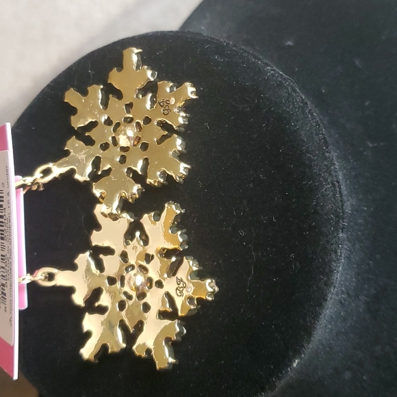 Betsey Johnson Snowflake ❄️ Drop Earrings - Picture 4 of 6